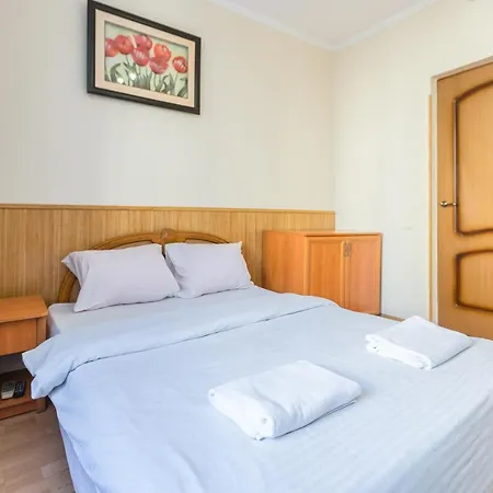 для великої сімї по вулиці гонти 4, дві кімнати до 6-7 спальних місць Lejlighed *