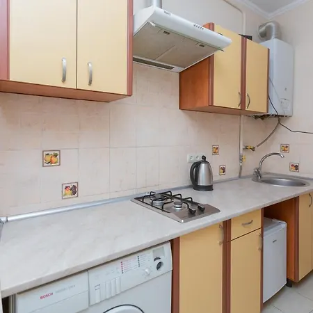 для великої сімї по вулиці гонти 4, дві кімнати до 6-7 спальних місць リヴィウ